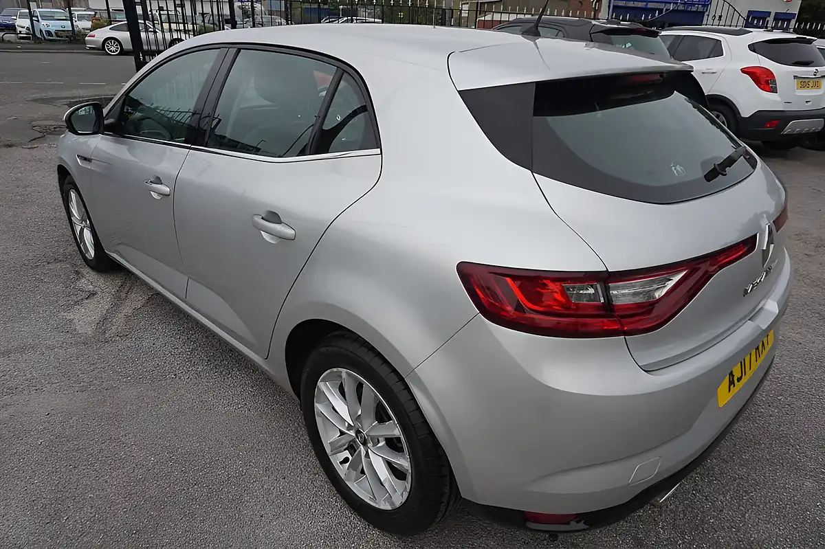 Used 2017 Renault Megane Dynamique Nav Silver - Interior and Exterior details 5