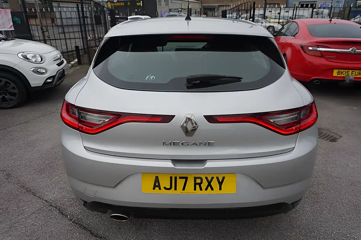 Used 2017 Renault Megane Dynamique Nav Silver - Interior and Exterior details 6