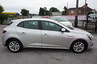 Used 2017 Renault Megane Dynamique Nav Silver - Interior and Exterior details 8