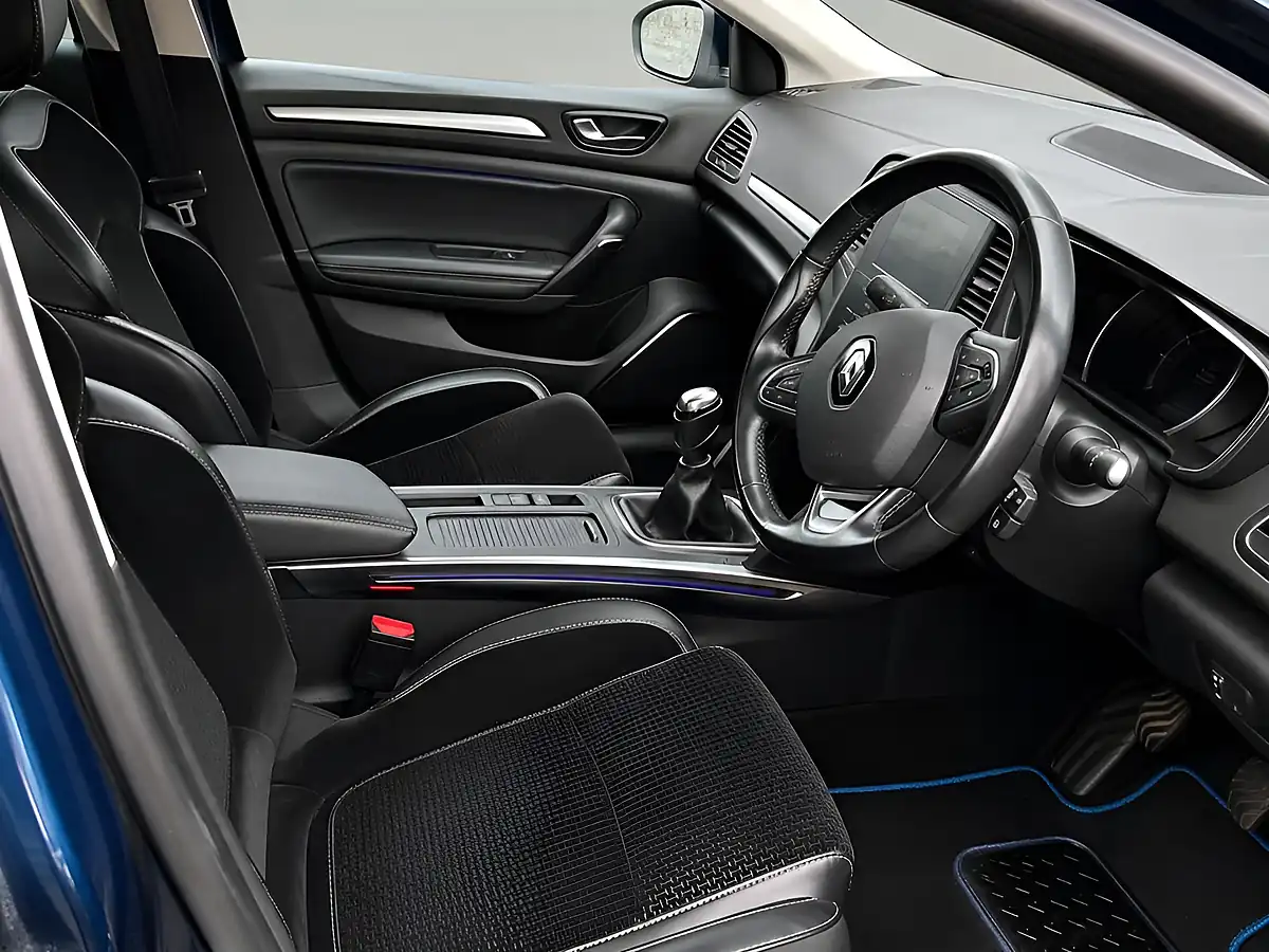 Used 2017 Renault Megane Dynamique S Blue - Interior and Exterior details 3