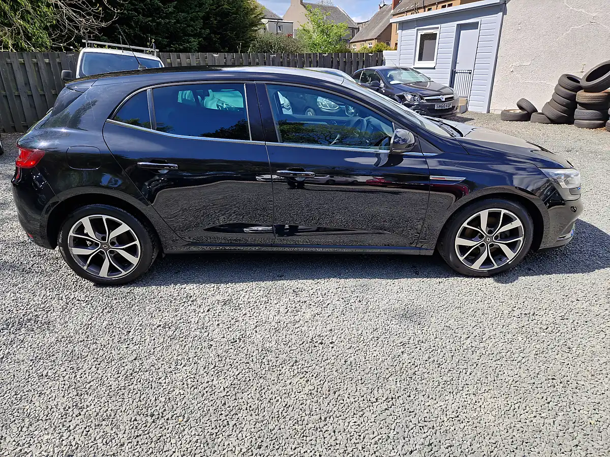 Used 2017 Renault Megane Dynamique S Nav Black - Interior and Exterior details 8