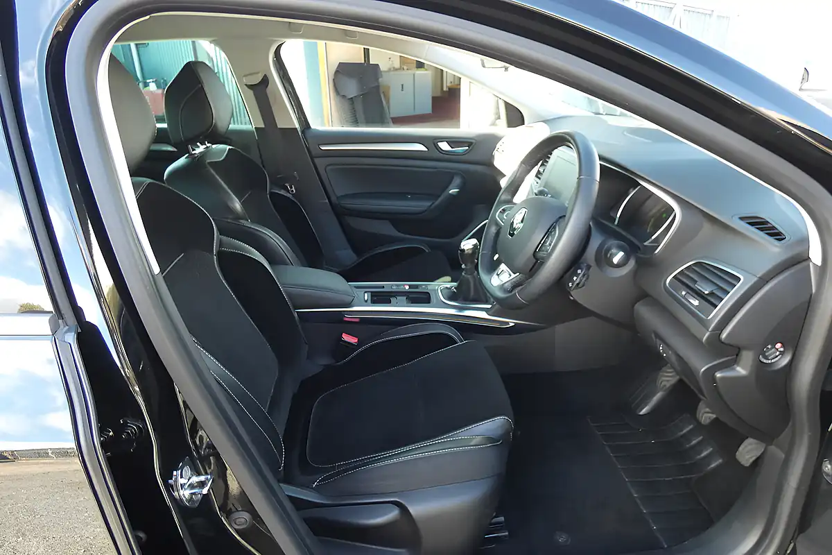 Used 2017 Renault Megane Dynamique S Nav Diamond Black - Interior and Exterior details 10