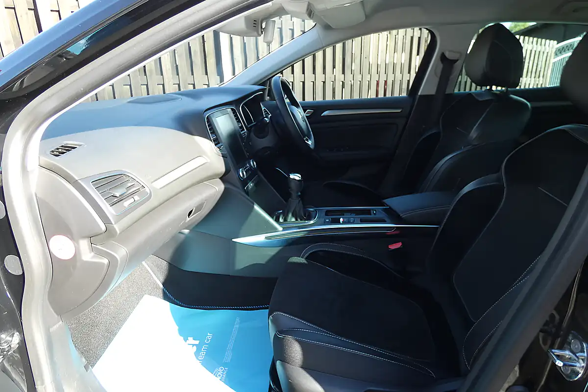Used 2017 Renault Megane Dynamique S Nav Diamond Black - Interior and Exterior details 12