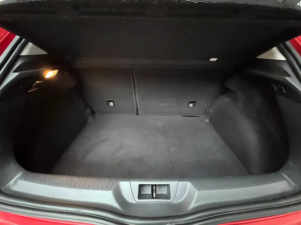 Used 2017 Renault Megane Dynamique S Nav Flame Red - Interior and Exterior details 17