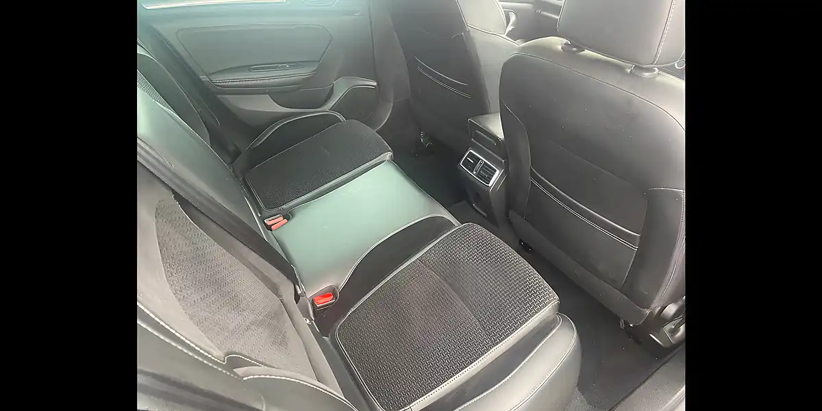 Used 2017 Renault Megane Dynamique S Nav Sport Tourer Grey - Interior and Exterior details 11