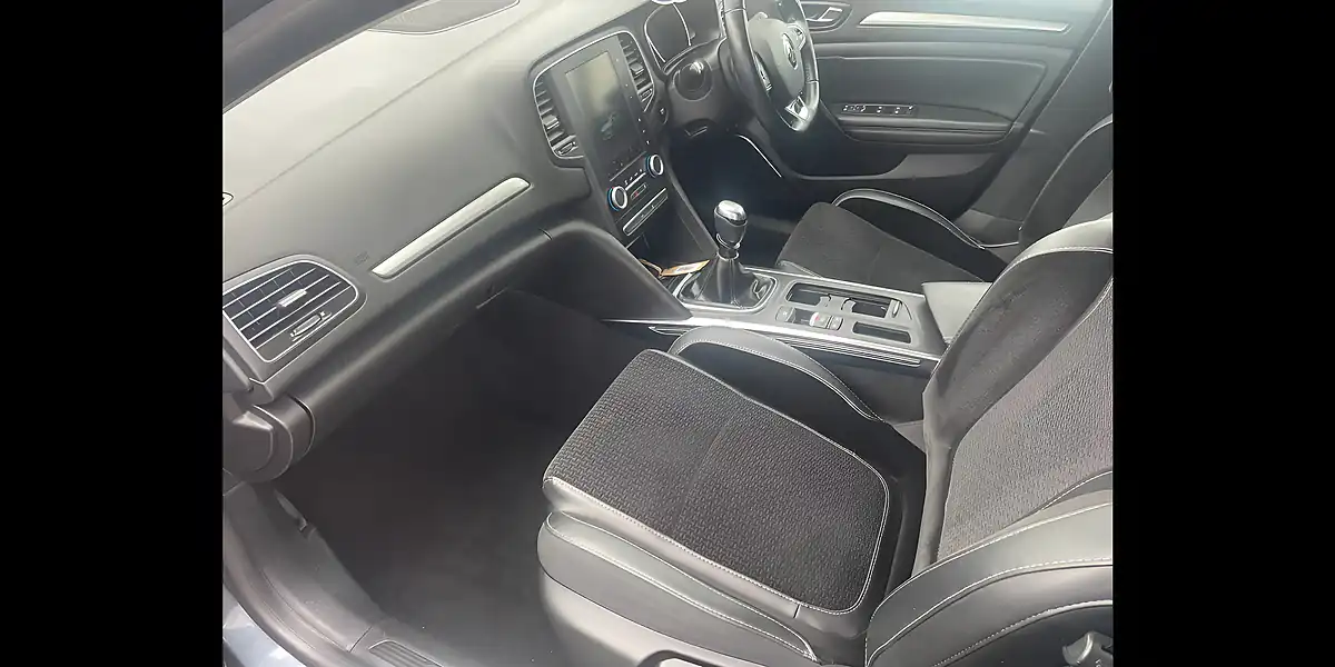 Used 2017 Renault Megane Dynamique S Nav Sport Tourer Grey - Interior and Exterior details 8