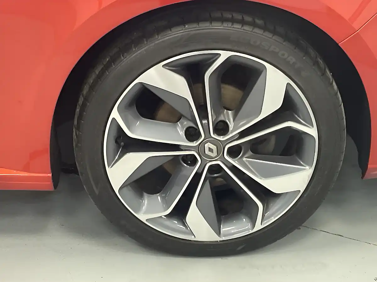 Used 2017 Renault Megane Signature Nav Red - Interior and Exterior details 13