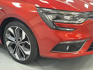 Used 2017 Renault Megane Signature Nav Red - Interior and Exterior details 4