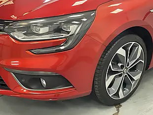 Used 2017 Renault Megane Signature Nav Red - Interior and Exterior details 5