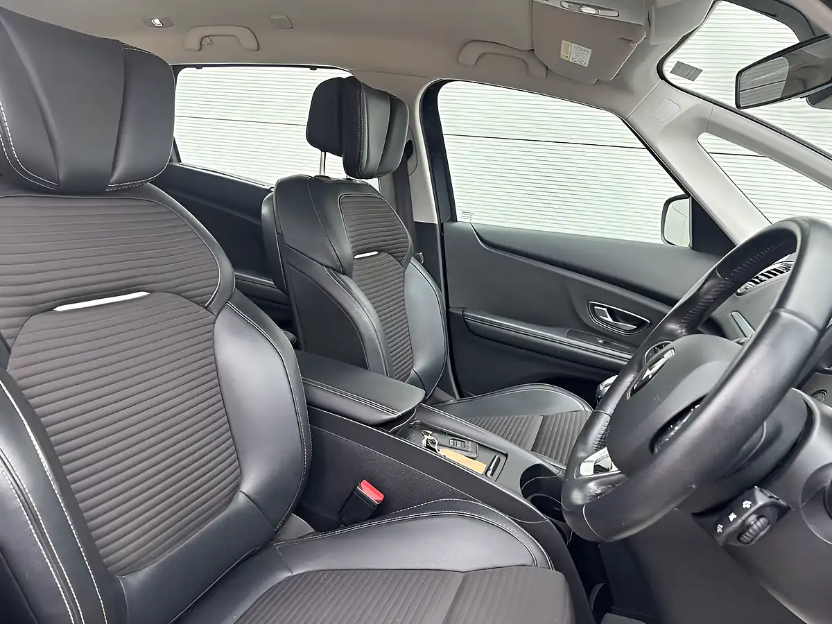 Used 2017 Renault Scenic Dynamique Nav Black - Interior and Exterior details 18
