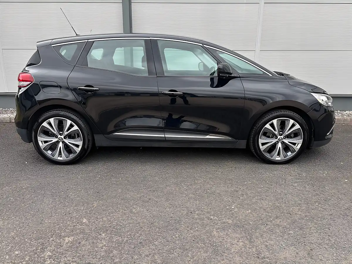 Used 2017 Renault Scenic Dynamique Nav Black - Interior and Exterior details 9