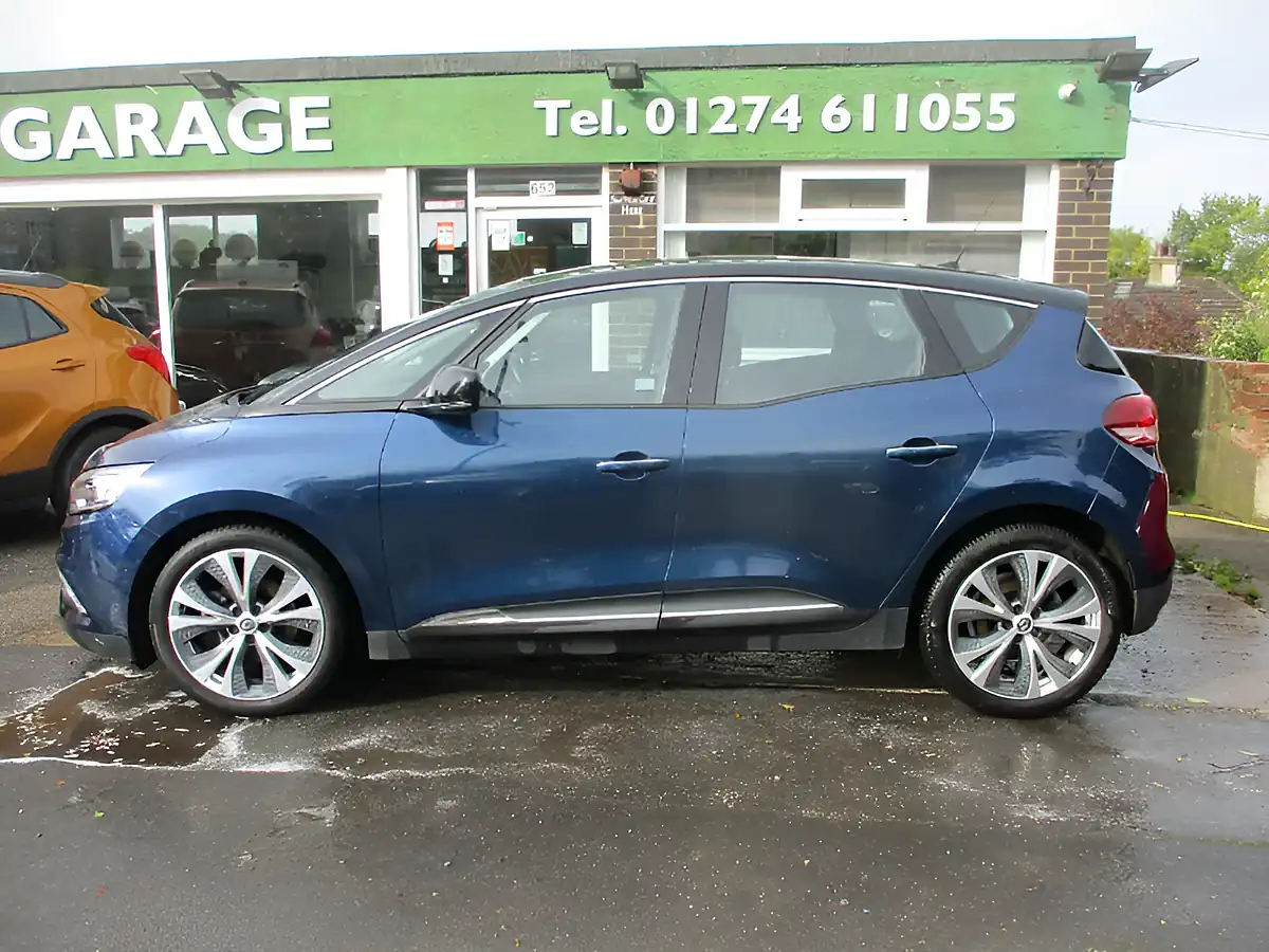 Used 2017 Renault Scenic Dynamique Nav Cosmos Blue - Interior and Exterior details 13