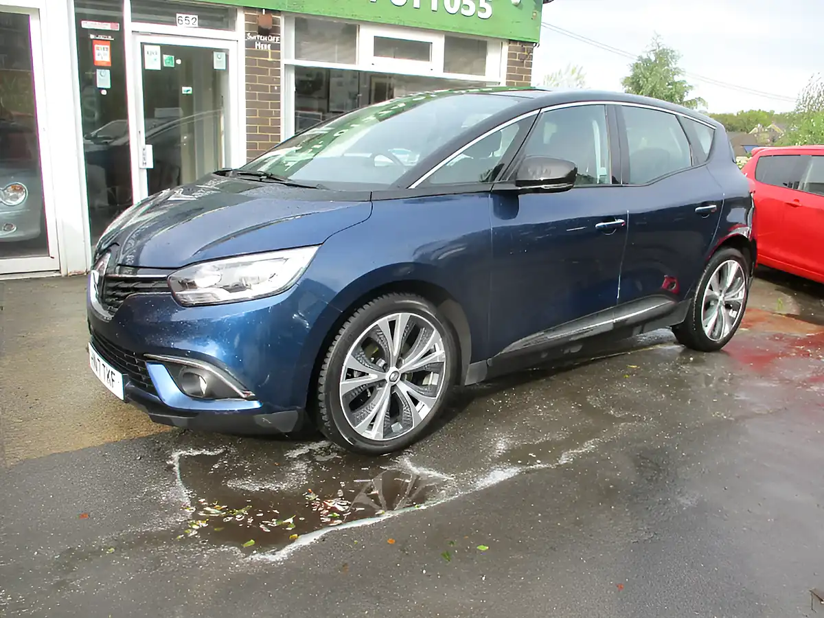 Used 2017 Renault Scenic Dynamique Nav Cosmos Blue - Interior and Exterior details 4
