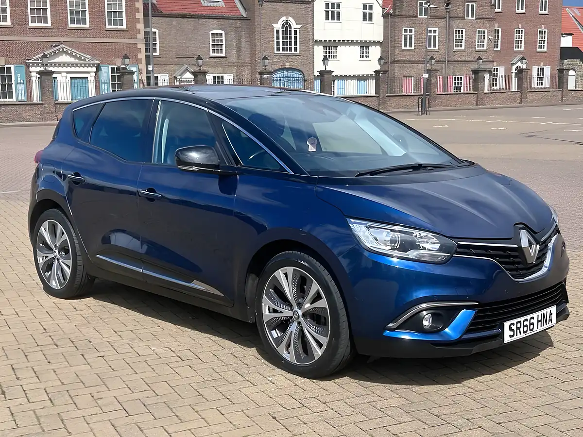 Used 2017 Renault Scenic Dynamique S Nav Blue - Interior and Exterior details 2
