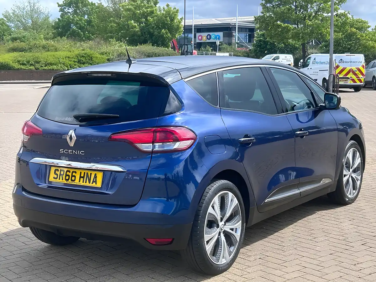 Used 2017 Renault Scenic Dynamique S Nav Blue - Interior and Exterior details 4