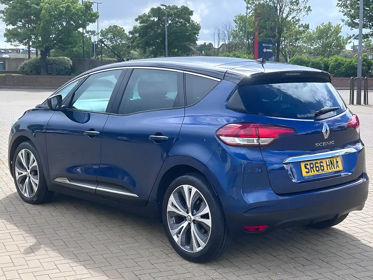 Used 2017 Renault Scenic Dynamique S Nav Blue - Interior and Exterior details 6