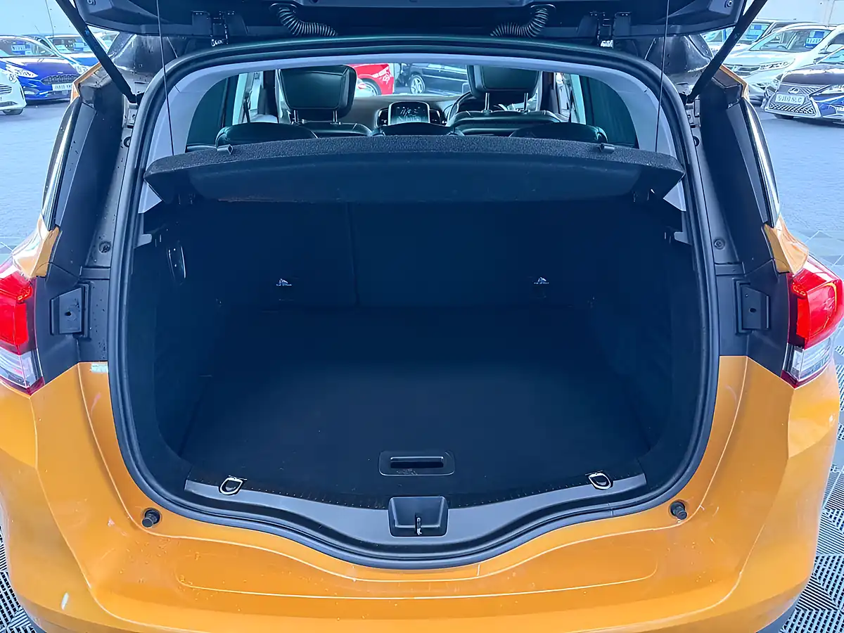 Used 2017 Renault Scenic Dynamique S Nav Honey Yellow - Interior and Exterior details 13