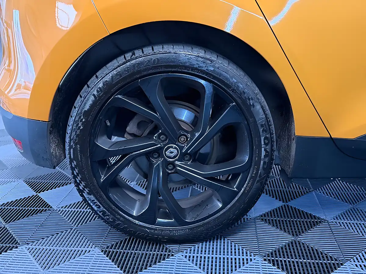 Used 2017 Renault Scenic Dynamique S Nav Honey Yellow - Interior and Exterior details 4