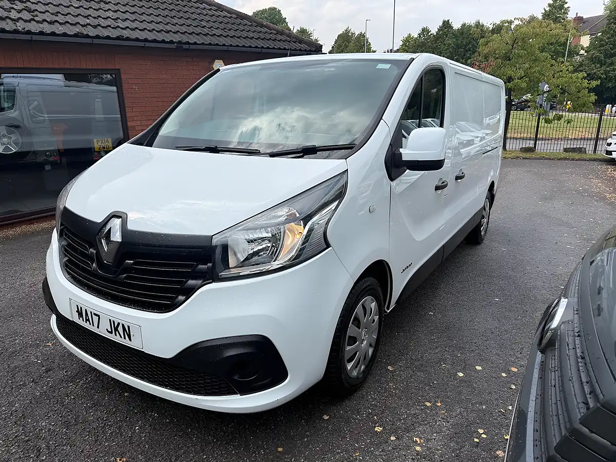 Used 2017 Renault Trafic 29 Business+ Lwb Standard Roof White - Interior and Exterior details 3