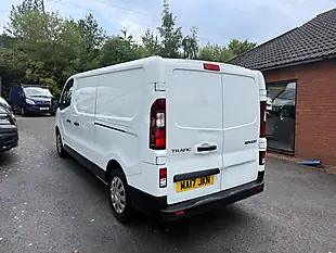 Used 2017 Renault Trafic 29 Business+ Lwb Standard Roof White - Interior and Exterior details 4