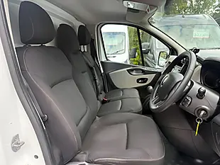 Used 2017 Renault Trafic 29 Business+ Lwb Standard Roof White - Interior and Exterior details 7