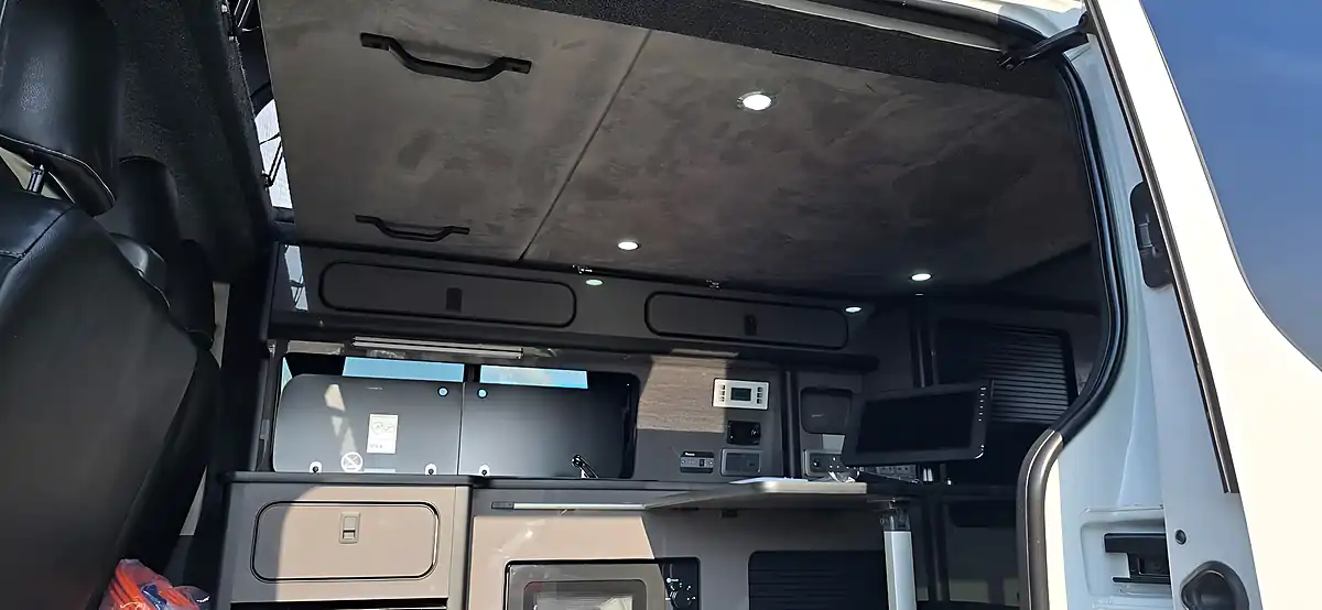 Used 2017 Renault Trafic Campervan White - Interior and Exterior details 14