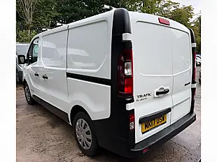 Used 2017 Renault Trafic Energy 27 Business White - Interior and Exterior details 10