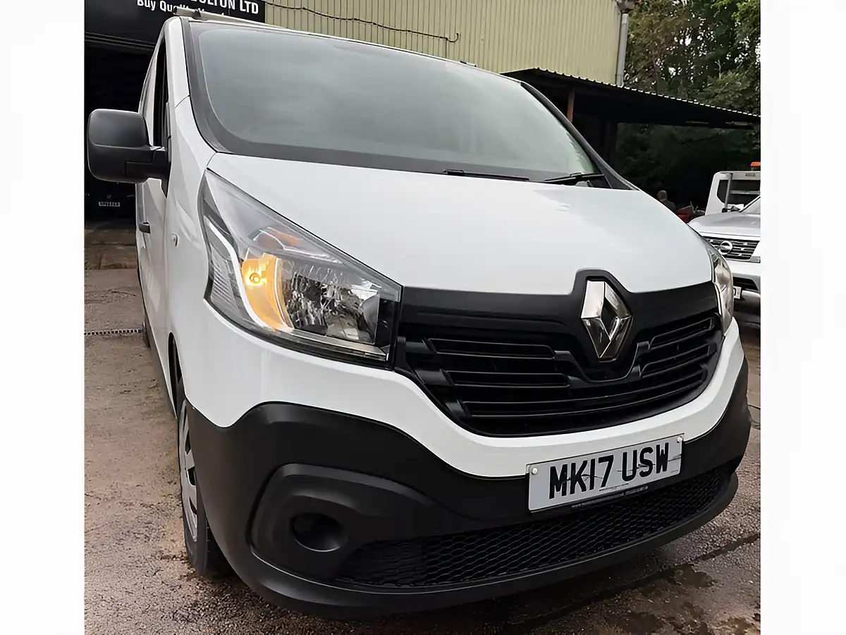 Used 2017 Renault Trafic Energy 27 Business White - Interior and Exterior details 2