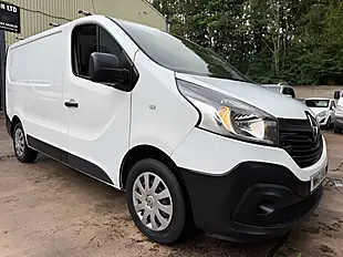 Used 2017 Renault Trafic Energy 27 Business White - Interior and Exterior details 3