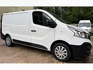 Used 2017 Renault Trafic Energy 27 Business White - Interior and Exterior details 4