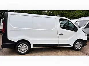 Used 2017 Renault Trafic Energy 27 Business White - Interior and Exterior details 7