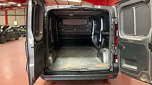 Used 2017 Renault Trafic Sport Nav Lwb Grey - Interior and Exterior details 10