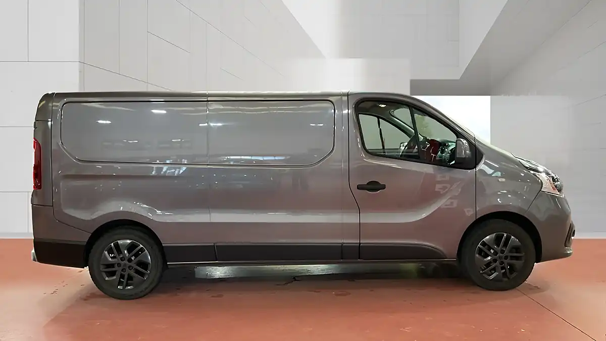 Used 2017 Renault Trafic Sport Nav Lwb Grey - Interior and Exterior details 6