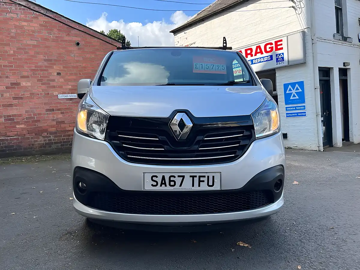 Used 2017 Renault Trafic Sport Nav Silver - Interior and Exterior details 2