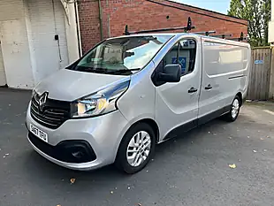 Used 2017 Renault Trafic Sport Nav Silver - Interior and Exterior details 3