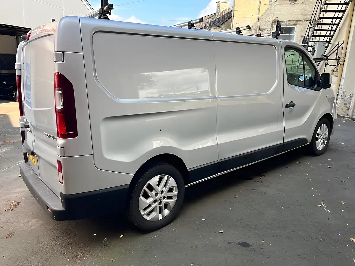 Used 2017 Renault Trafic Sport Nav Silver - Interior and Exterior details 7
