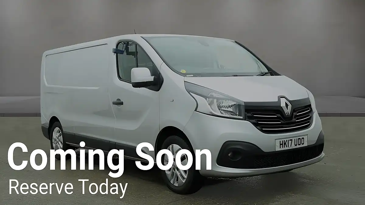 Used 2017 Renault Trafic Sport Nav Silver - Front View