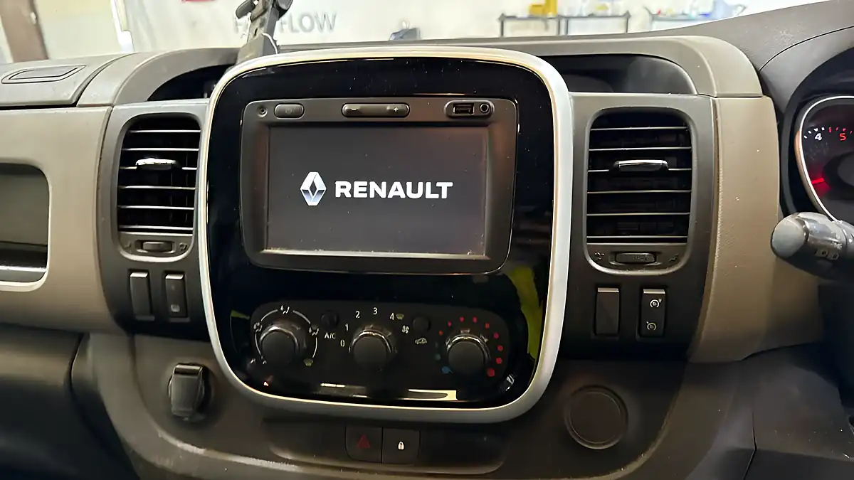 Used 2017 Renault Trafic Sport Nav Silver - Interior and Exterior details 12