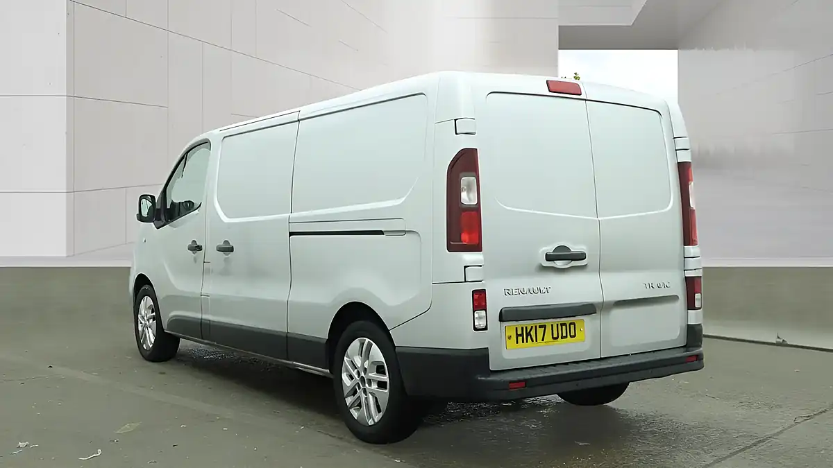 Used 2017 Renault Trafic Sport Nav Silver - Interior and Exterior details 3