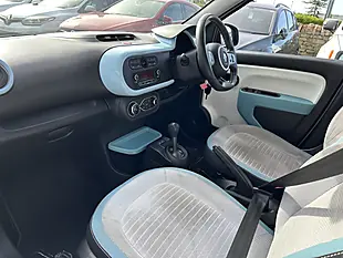 Used 2017 Renault Twingo Blue - Interior and Exterior details 12