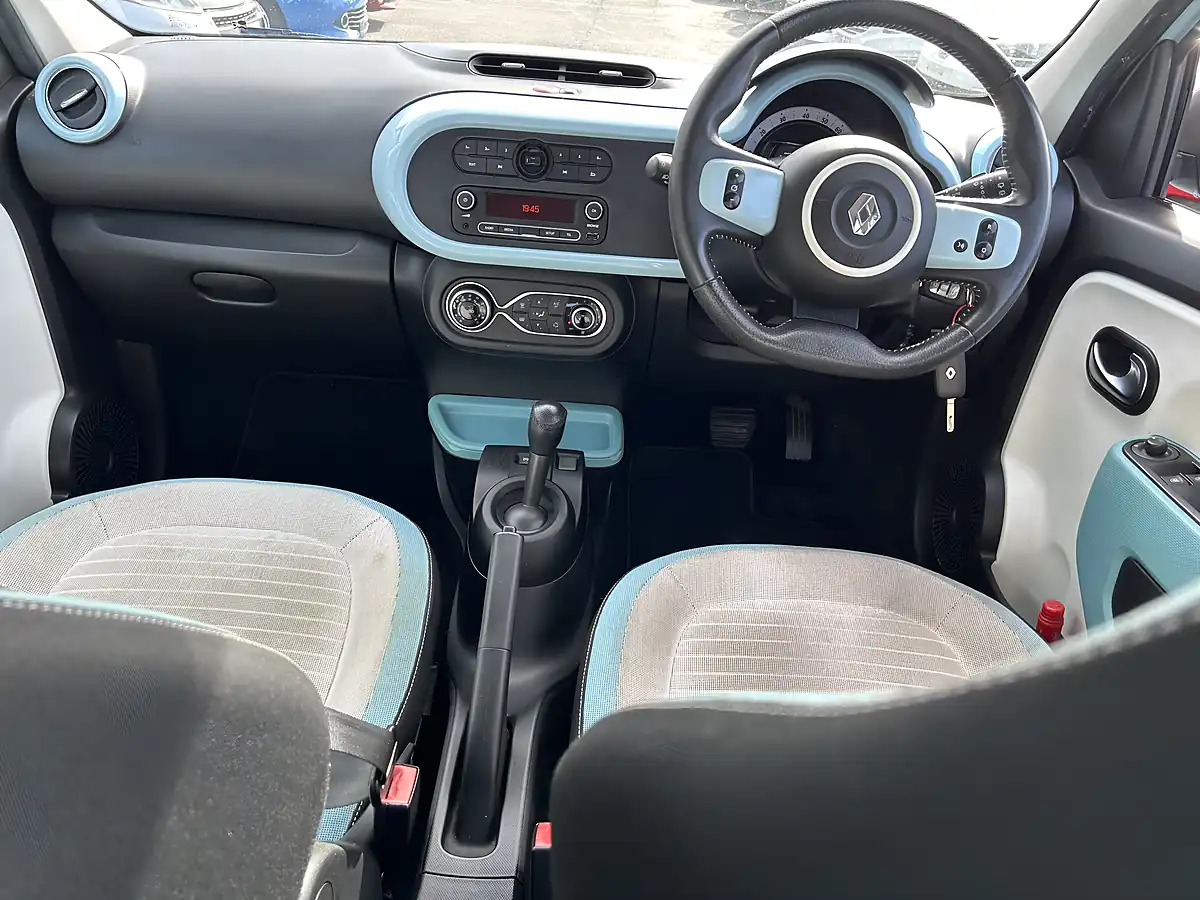 Used 2017 Renault Twingo Blue - Interior and Exterior details 13