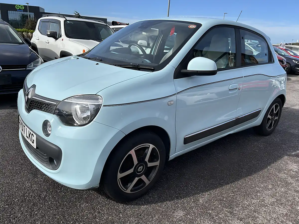 Used 2017 Renault Twingo Blue - Interior and Exterior details 3