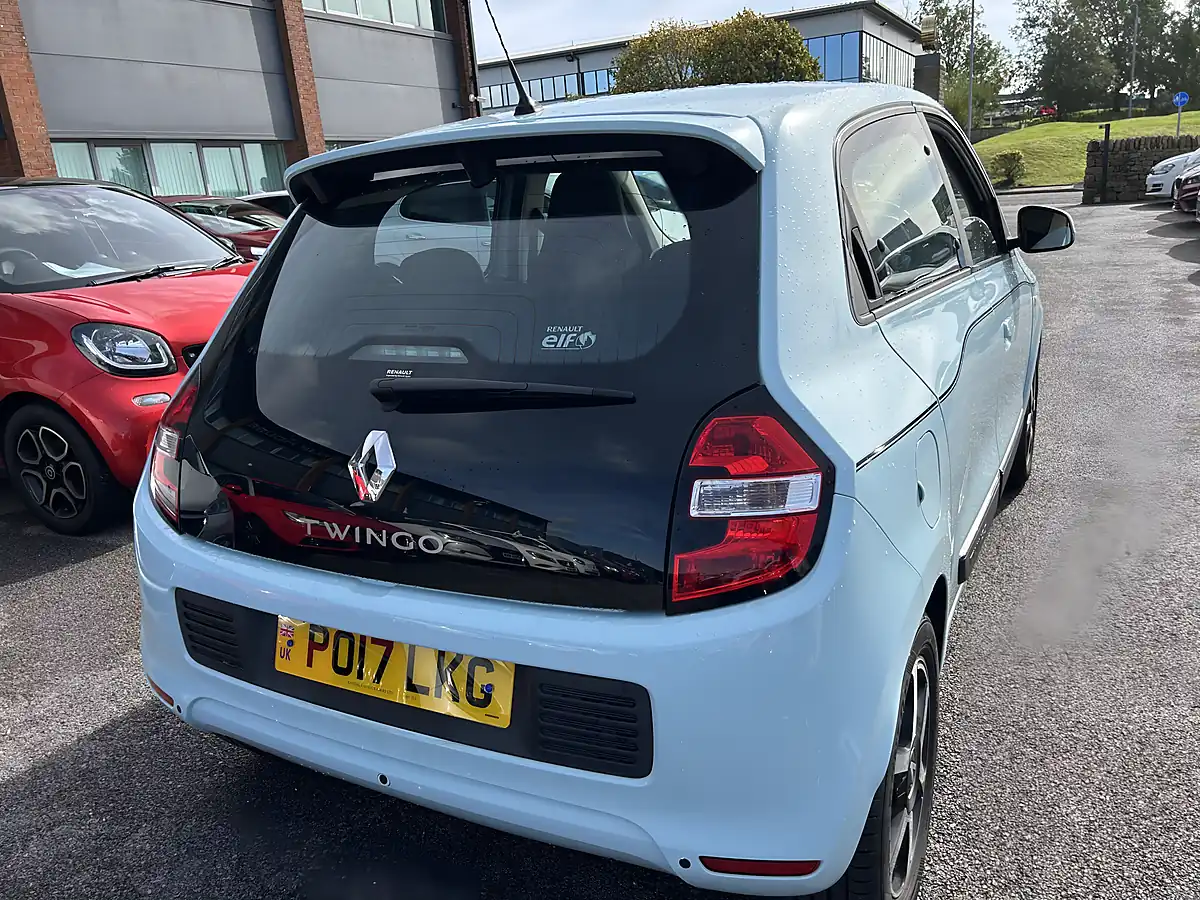 Used 2017 Renault Twingo Blue - Interior and Exterior details 6