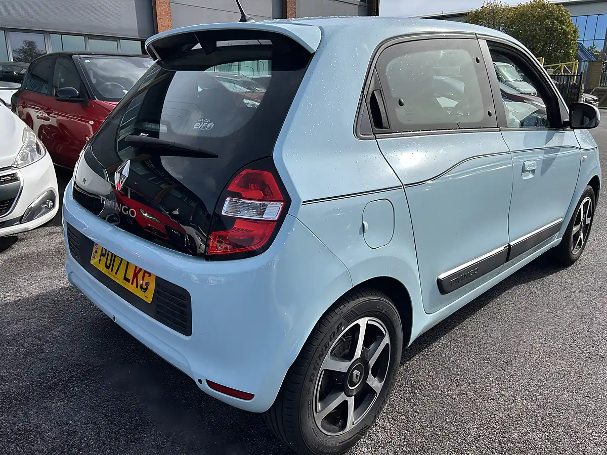 Used 2017 Renault Twingo Blue - Interior and Exterior details 7