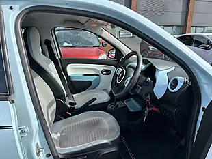 Used 2017 Renault Twingo Blue - Interior and Exterior details 8