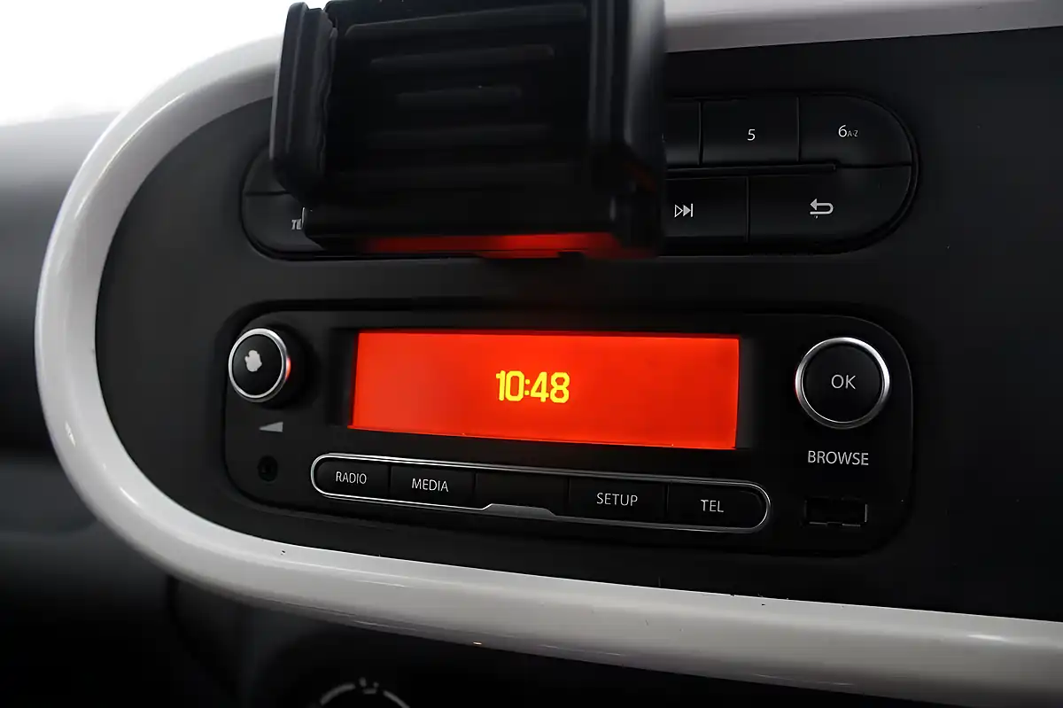 Used 2017 Renault Twingo Dynamique Black - Interior and Exterior details 14