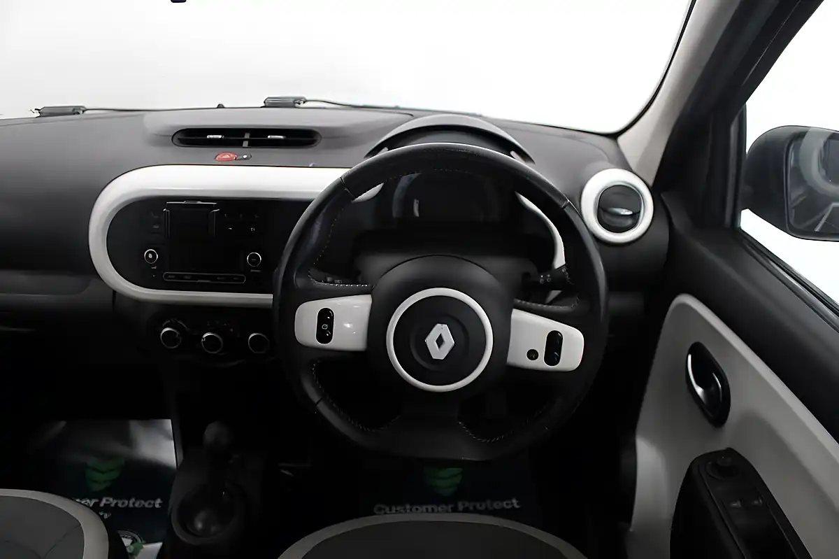 Used 2017 Renault Twingo Dynamique Black - Interior and Exterior details 16