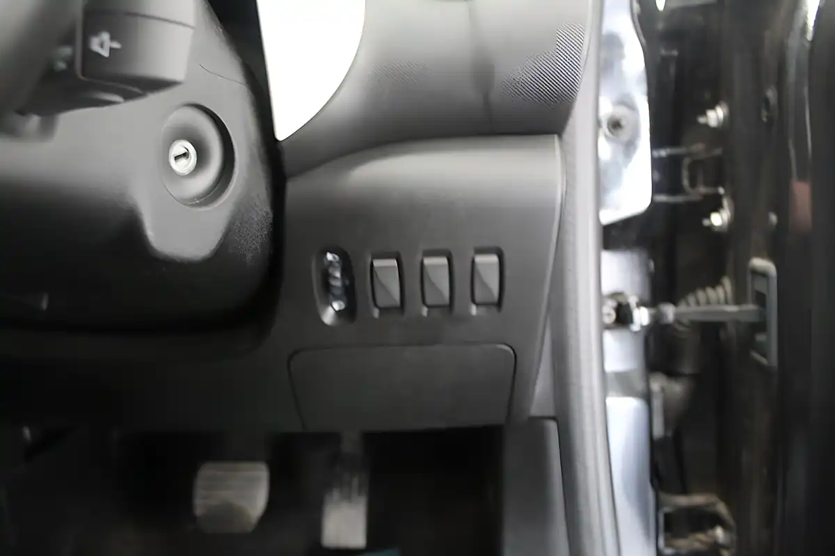 Used 2017 Renault Twingo Dynamique Black - Interior and Exterior details 17