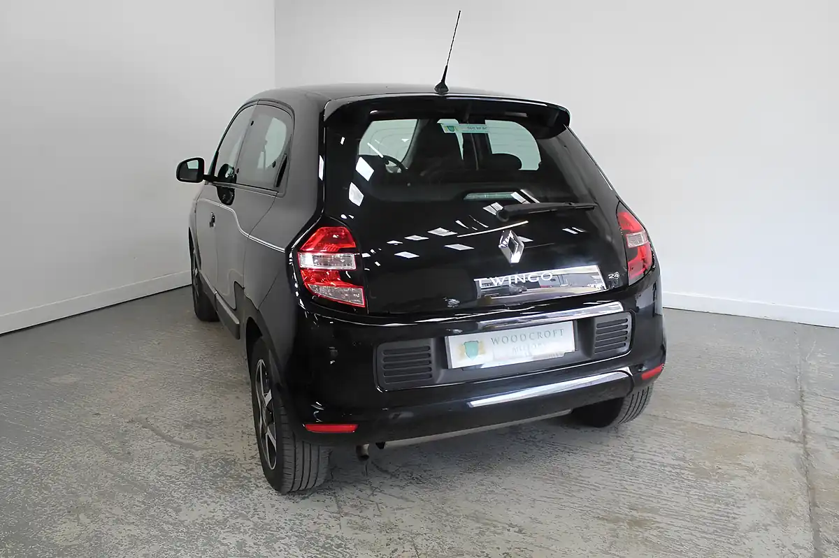 Used 2017 Renault Twingo Dynamique Black - Interior and Exterior details 5