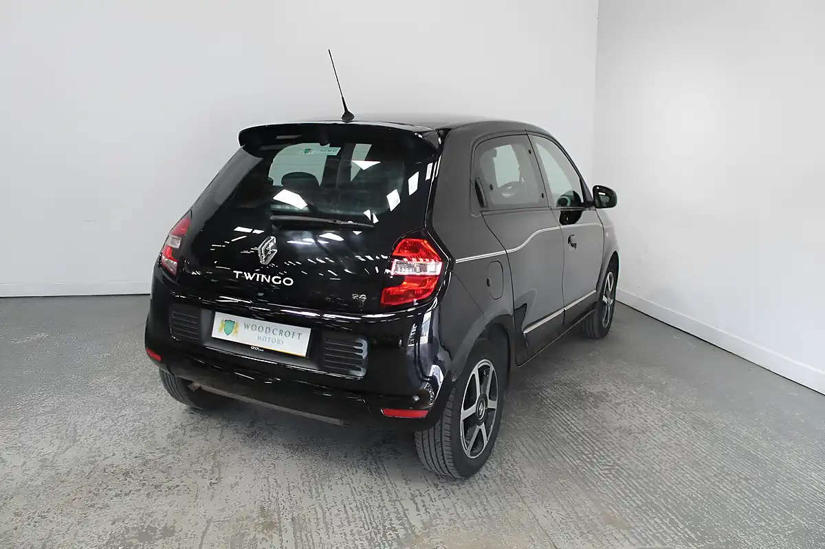 Used 2017 Renault Twingo Dynamique Black - Interior and Exterior details 6